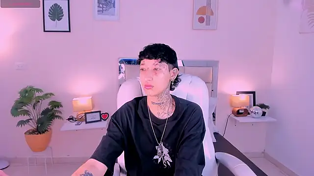 Snapshot of Luci_Rose chatting on September 25, 2025, 3:43 am Luci Rose online show from September 25, 2025, 3:43 am