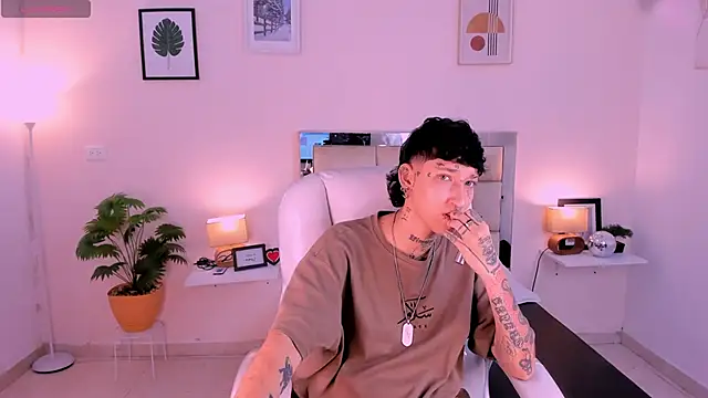 Snapshot of Luci_Rose chatting on September 27, 2025, 2:27 am Luci Rose online show from September 27, 2025, 2:27 am