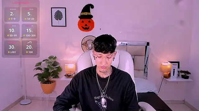 Snapshot of Luci_Rose chatting on October 29, 2025, 2:58 am Luci Rose online show from October 29, 2025, 2:58 am