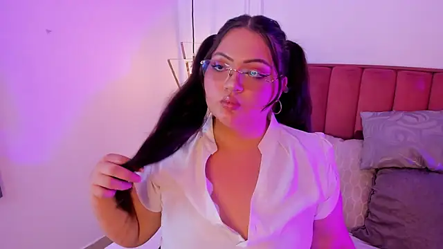 Tessa Sinclaire online show from October 4, 2025, 8:29 pm