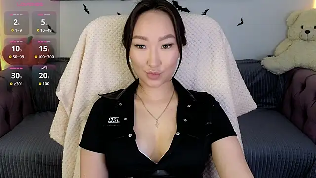 Snapshot of Mary_Driden chatting on October 31, 2025, 11:00 am Mary Driden online show from October 31, 2025, 11:00 am