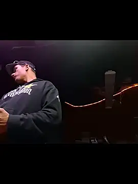 twistafatpipe online show from October 26, 2025, 9:21 pm