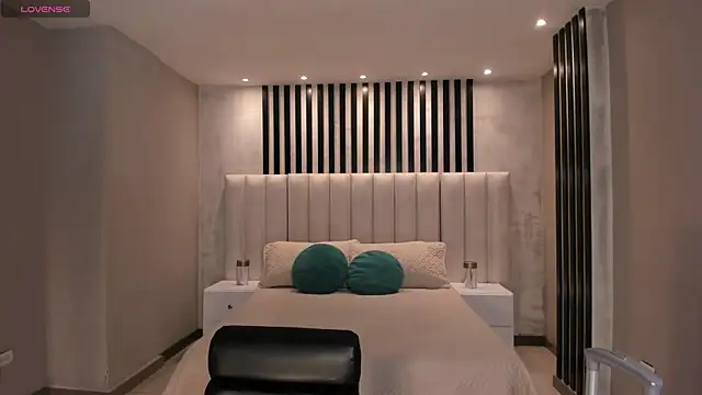 Snapshot of NataliaGaret chatting on September 28, 2025, 11:21 pm NataliaGaret online show from September 28, 2025, 11:21 pm