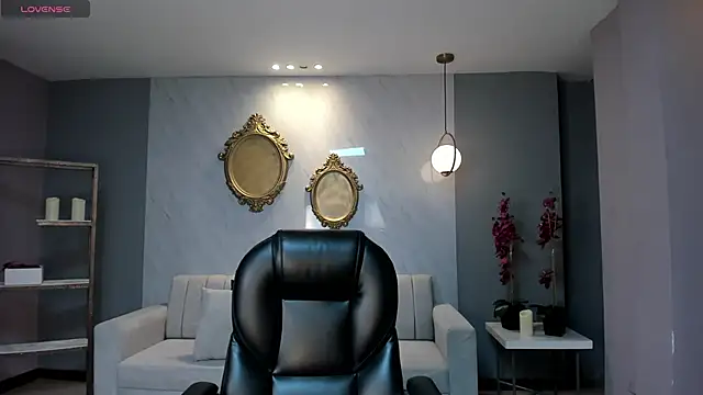 Snapshot of NataliaGaret chatting on October 9, 2025, 3:26 am NataliaGaret online show from October 9, 2025, 3:26 am