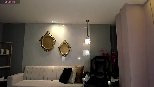 Snapshot of NataliaGaret chatting on October 14, 2025, 2:45 am NataliaGaret online show from October 14, 2025, 2:45 am