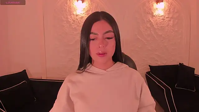 Snapshot of NataliaGaret chatting on November 17, 2025, 5:13 am NataliaGaret online show from November 17, 2025, 5:13 am