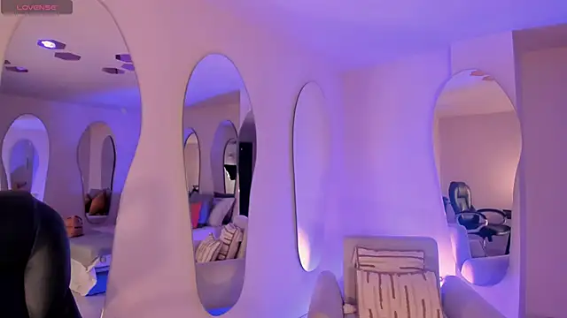 Snapshot of AyshelBrown chatting on October 17, 2025, 4:37 am AyshelBrown online show from October 17, 2025, 4:37 am