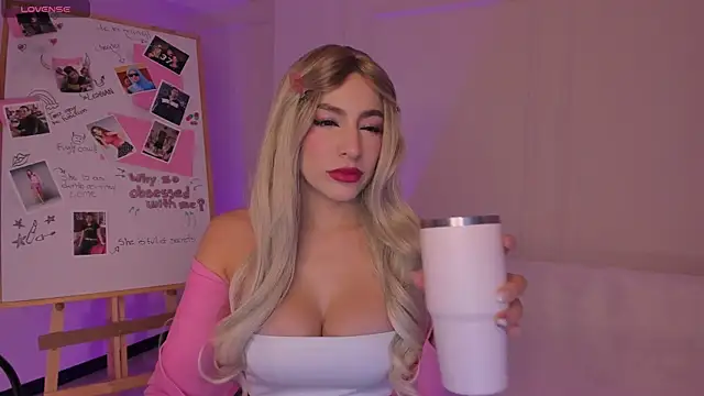 Snapshot of MaddisonTaylor1 chatting on October 31, 2025, 8:43 pm MaddisonTaylor1 online show from October 31, 2025, 8:43 pm