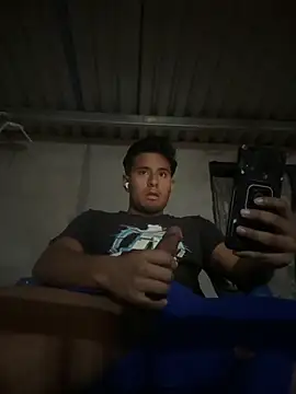 Snapshot of Johnxxx22 chatting on November 7, 2025, 8:36 am Johnxxx22 online show from November 7, 2025, 8:36 am