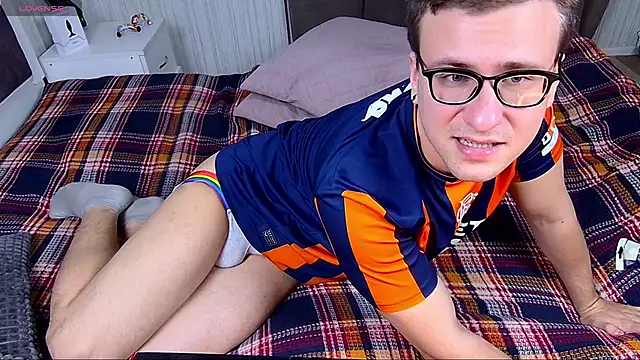 DennisGartmanB online show from April 7, 2026, 6:41 pm