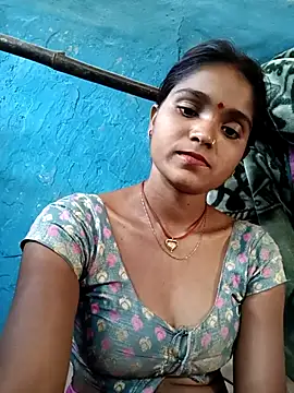 Snapshot of Harini_Gautam chatting on April 5, 2026, 7:27 am Harini Gautam online show from April 5, 2026, 7:27 am