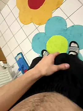 Snapshot of Dicksxd chatting on September 24, 2025, 4:32 pm Dicksxd online show from September 24, 2025, 4:32 pm