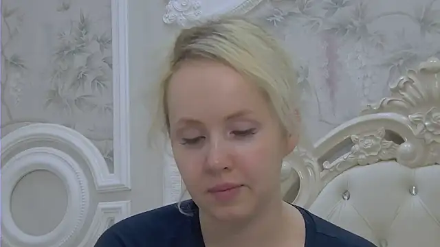 Snapshot of EllieFrosty_ chatting on July 15, 2026, 3:12 am EllieFrosty online show from July 15, 2026, 3:12 am