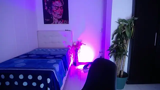 heidy 01 online show from November 21, 2025, 2:05 pm