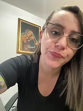 CurvyLust x online show from May 4, 2026, 1:29 pm