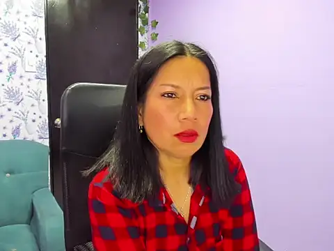 Megan Collinss  online show from October 9, 2025, 2:04 pm