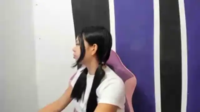 shy luna18 online show from January 18, 2026, 1:15 pm