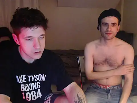 Snapshot of 2handsomemann chatting on April 15, 2026, 8:20 pm 2handsomemann online show from April 15, 2026, 8:20 pm