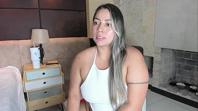 CandelaMartineez online show from October 3, 2025, 3:53 pm