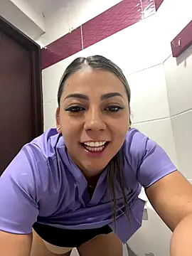 CandelaMartineez online show from October 8, 2025, 4:04 pm