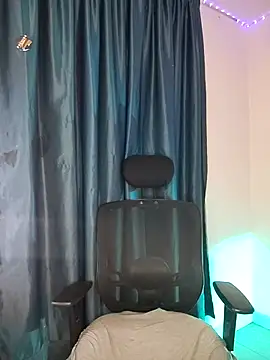 Juann-cock online show from December 17, 2025, 1:44 am