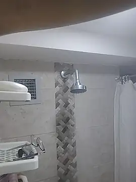 VioletxBloom online show from December 5, 2025, 7:10 pm