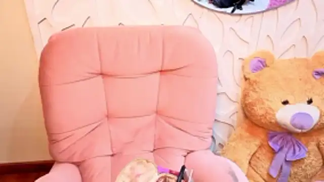 VioletxBloom online show from April 15, 2026, 2:02 pm