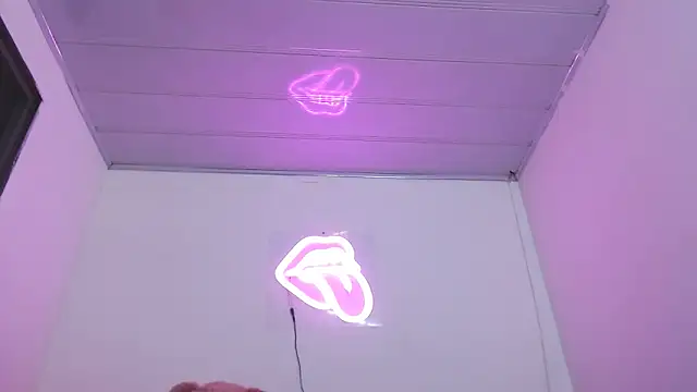 Snapshot of valerii_fox_69 chatting on February 25, 2026, 3:27 am valerii fox 69 online show from February 25, 2026, 3:27 am