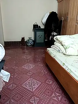 Moona heny online show from November 17, 2025, 12:49 am