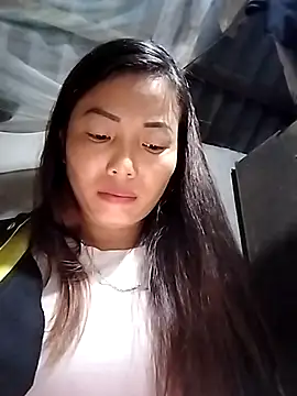 Annaacutee online show from November 1, 2025, 1:02 pm