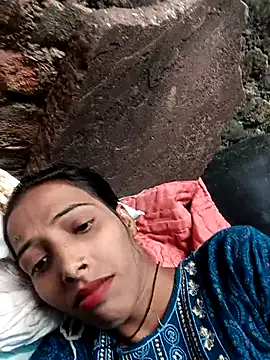 Snapshot of Pinki_thakur_1 chatting on October 21, 2025, 7:31 am Pinki thakur 1 online show from October 21, 2025, 7:31 am