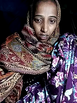 Snapshot of Pinki_thakur_1 chatting on October 31, 2025, 6:20 pm Pinki thakur 1 online show from October 31, 2025, 6:20 pm