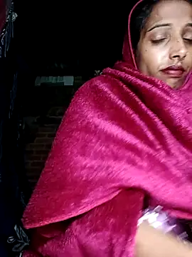 Snapshot of Pinki_thakur_1 chatting on November 5, 2025, 12:10 am Pinki thakur 1 online show from November 5, 2025, 12:10 am