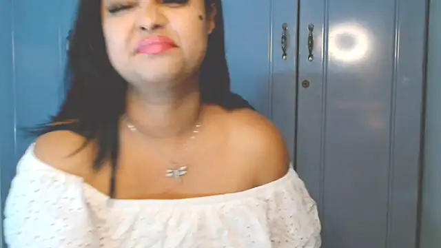 Indian GlowingMiax online show from October 6, 2025, 6:27 pm