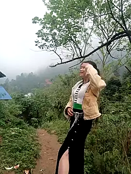 Snapshot of linda_bae00 chatting on March 11, 2026, 1:11 am linda bae00 online show from March 11, 2026, 1:11 am