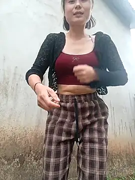 Snapshot of linda_bae00 chatting on April 1, 2026, 12:55 am linda bae00 online show from April 1, 2026, 12:55 am