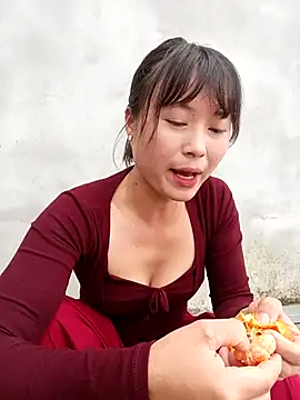 Snapshot of linda_bae00 chatting on April 2, 2026, 1:03 am linda bae00 online show from April 2, 2026, 1:03 am