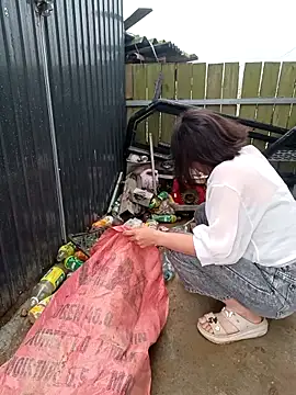 Snapshot of linda_bae00 chatting on April 3, 2026, 12:19 am linda bae00 online show from April 3, 2026, 12:19 am