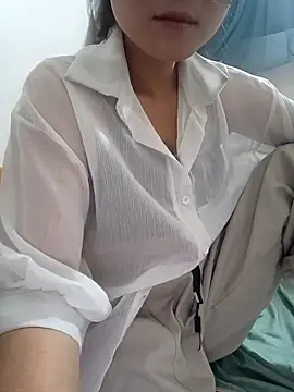 Snapshot of linda_bae00 chatting on April 13, 2026, 12:16 am linda bae00 online show from April 13, 2026, 12:16 am