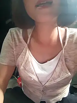 Snapshot of linda_bae00 chatting on April 15, 2026, 12:39 am linda bae00 online show from April 15, 2026, 12:39 am