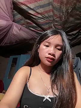 Snapshot of beobeo_2xx chatting on April 13, 2026, 11:37 am beobeo 2xx online show from April 13, 2026, 11:37 am