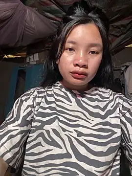 Snapshot of beobeo_2xx chatting on April 15, 2026, 9:16 am beobeo 2xx online show from April 15, 2026, 9:16 am