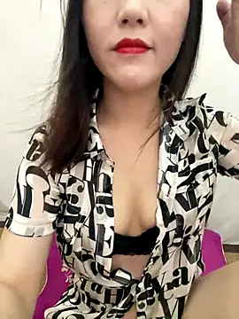 Dieknr online show from October 18, 2025, 12:57 am