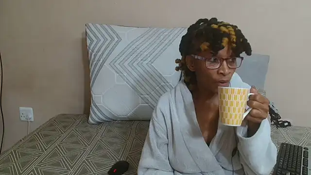 Snapshot of SugarPoppy24xxx chatting on September 20, 2025, 4:24 am SugarPoppy24xxx online show from September 20, 2025, 4:24 am