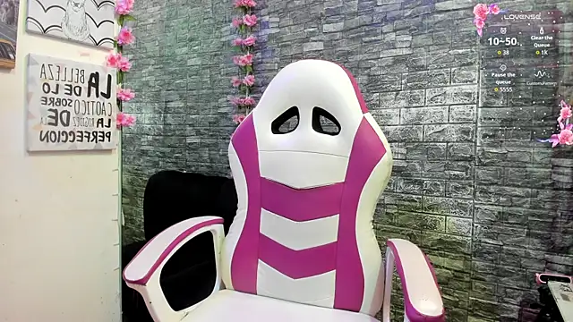 karoll  sex online show from November 24, 2025, 12:27 pm