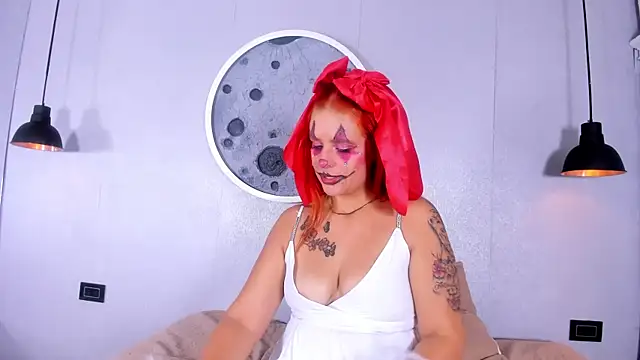 Snapshot of Roxy_Medina chatting on October 31, 2025, 4:24 am Roxy Medina online show from October 31, 2025, 4:24 am