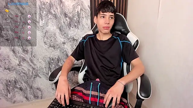 Snapshot of oblivion_deku chatting on October 26, 2025, 1:39 pm oblivion deku online show from October 26, 2025, 1:39 pm