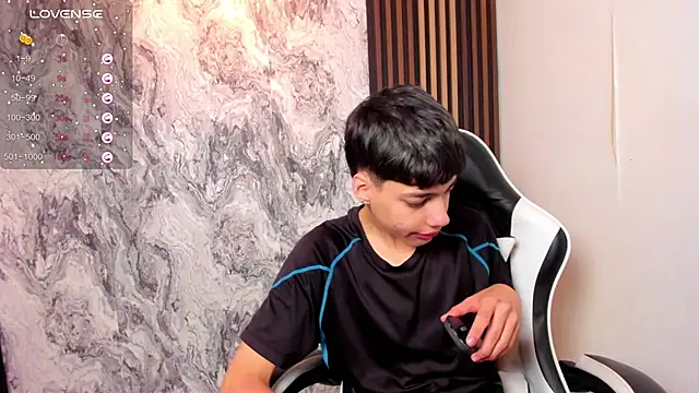 Snapshot of oblivion_deku chatting on November 7, 2025, 1:11 pm oblivion deku online show from November 7, 2025, 1:11 pm