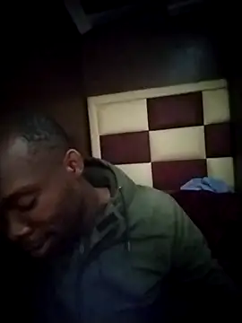 Snapshot of TinnyVsGiant chatting on November 7, 2025, 2:17 pm TinnyVsGiant online show from November 7, 2025, 2:17 pm