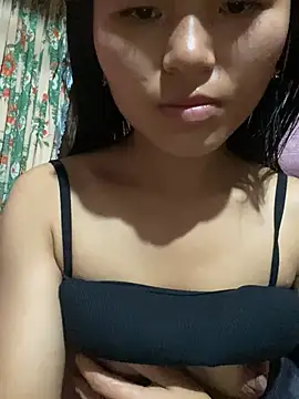 Snapshot of milo_bae chatting on February 21, 2026, 12:22 am milo bae online show from February 21, 2026, 12:22 am